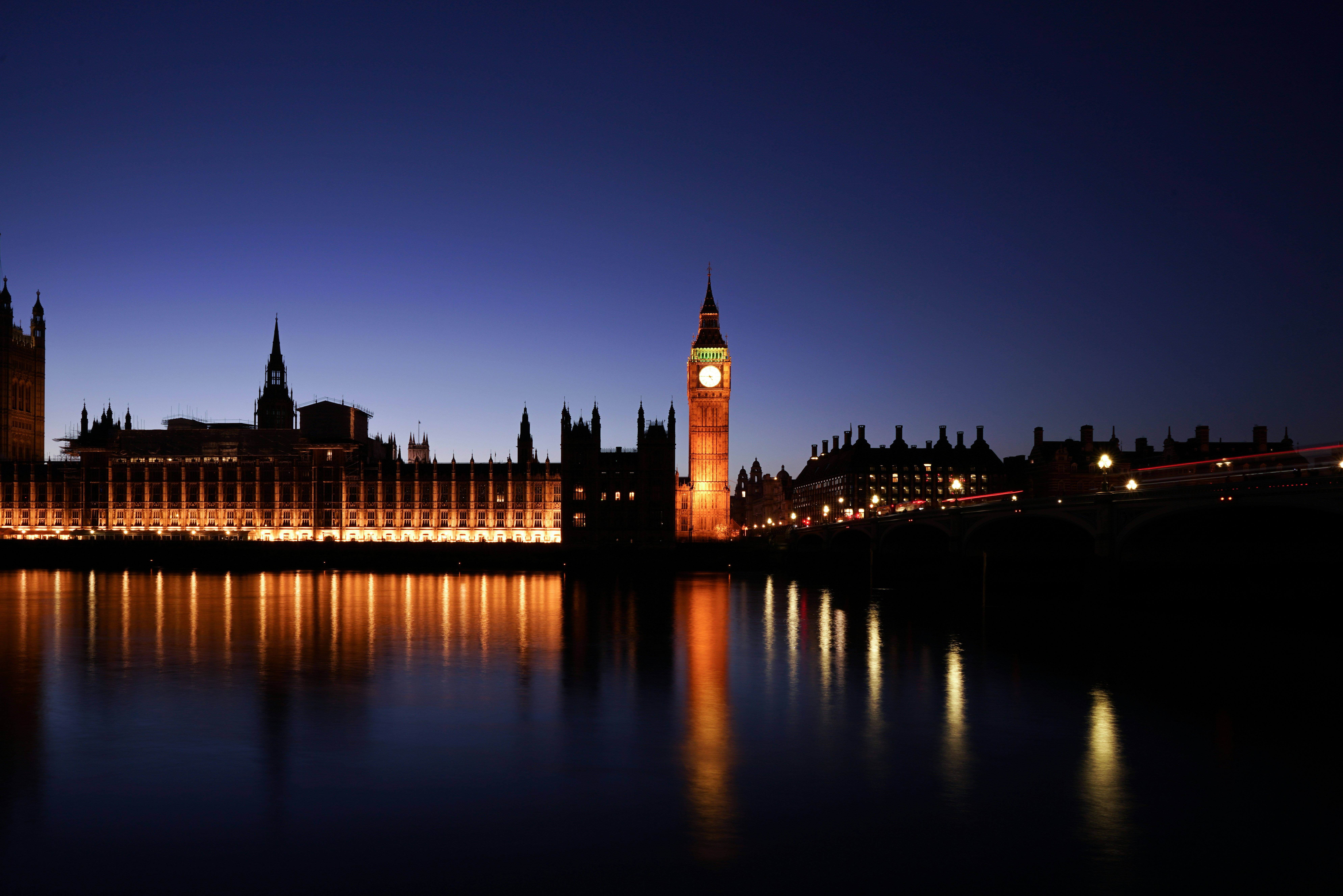 © London, UK (Unsplash, Tom Chen)