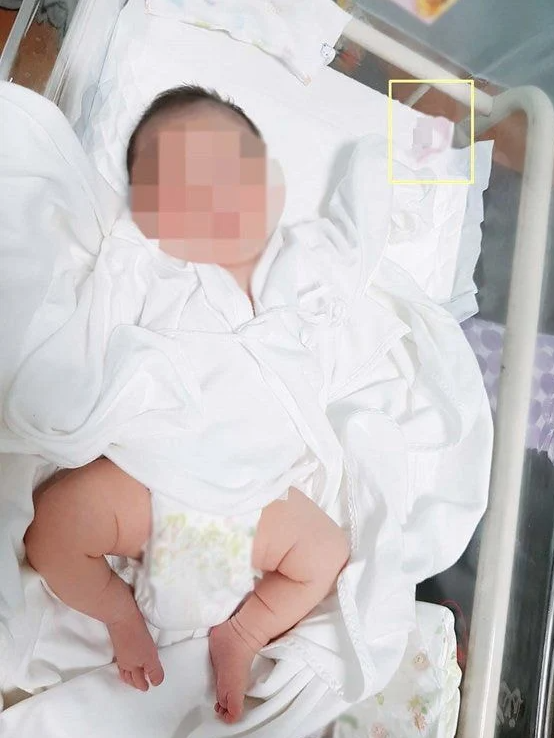 구미 여아 사건, 아이 바꿔치기 안했다고 모녀가 공개한 사진.jpg