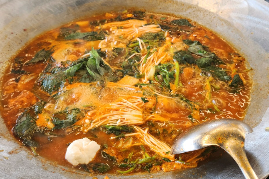 솥뚜껑식당 이미지