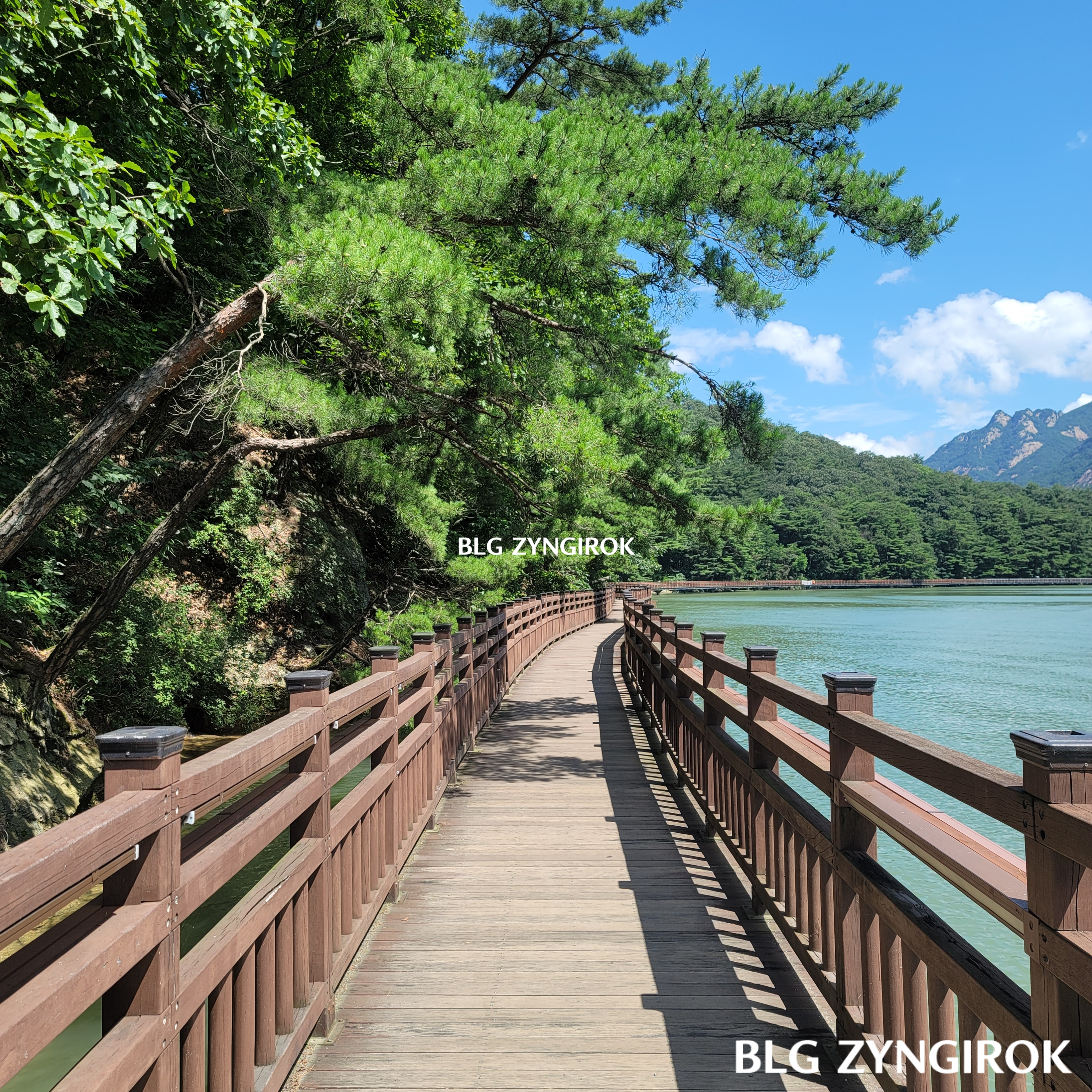 산정호수-수변코스-모습이다.