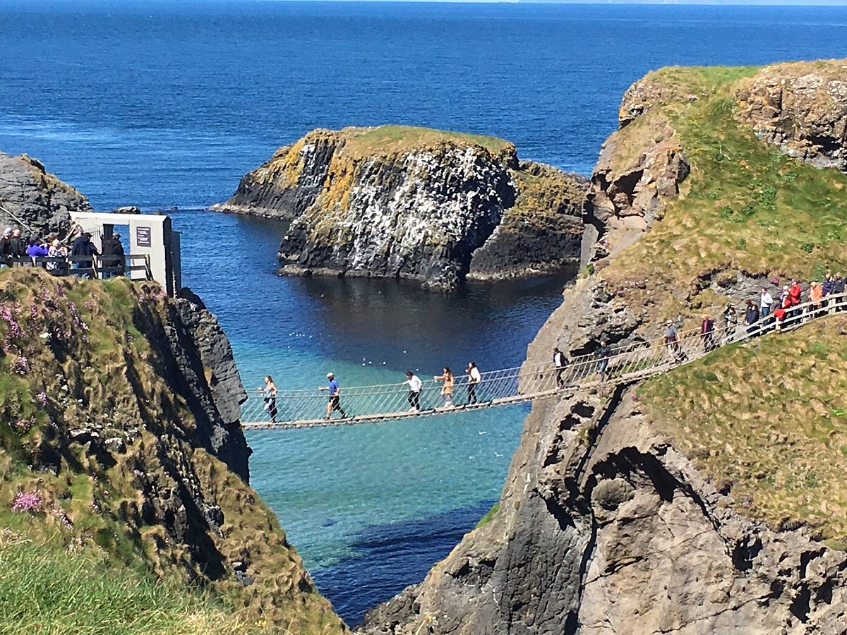 카릭아레이드 로프 다리(Carrick-a-Rede Rope Bridge)