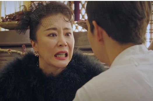 남편과 사랑해서 결혼 했지만…부부의 잠자리까지 관여하는 시어머니! 결국 시어머니 횡포로 이혼하게 되었습니다.