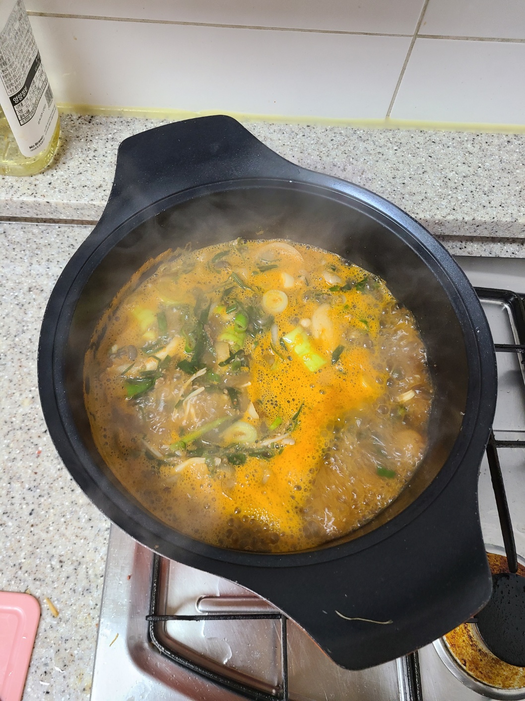  깊은 맛이 일품인 시원얼큰한 고추장베이스 차돌된장찌개 만들기