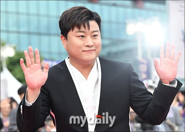 가수 김호중 첫 재판, 예상치 못한 해프닝 발생
