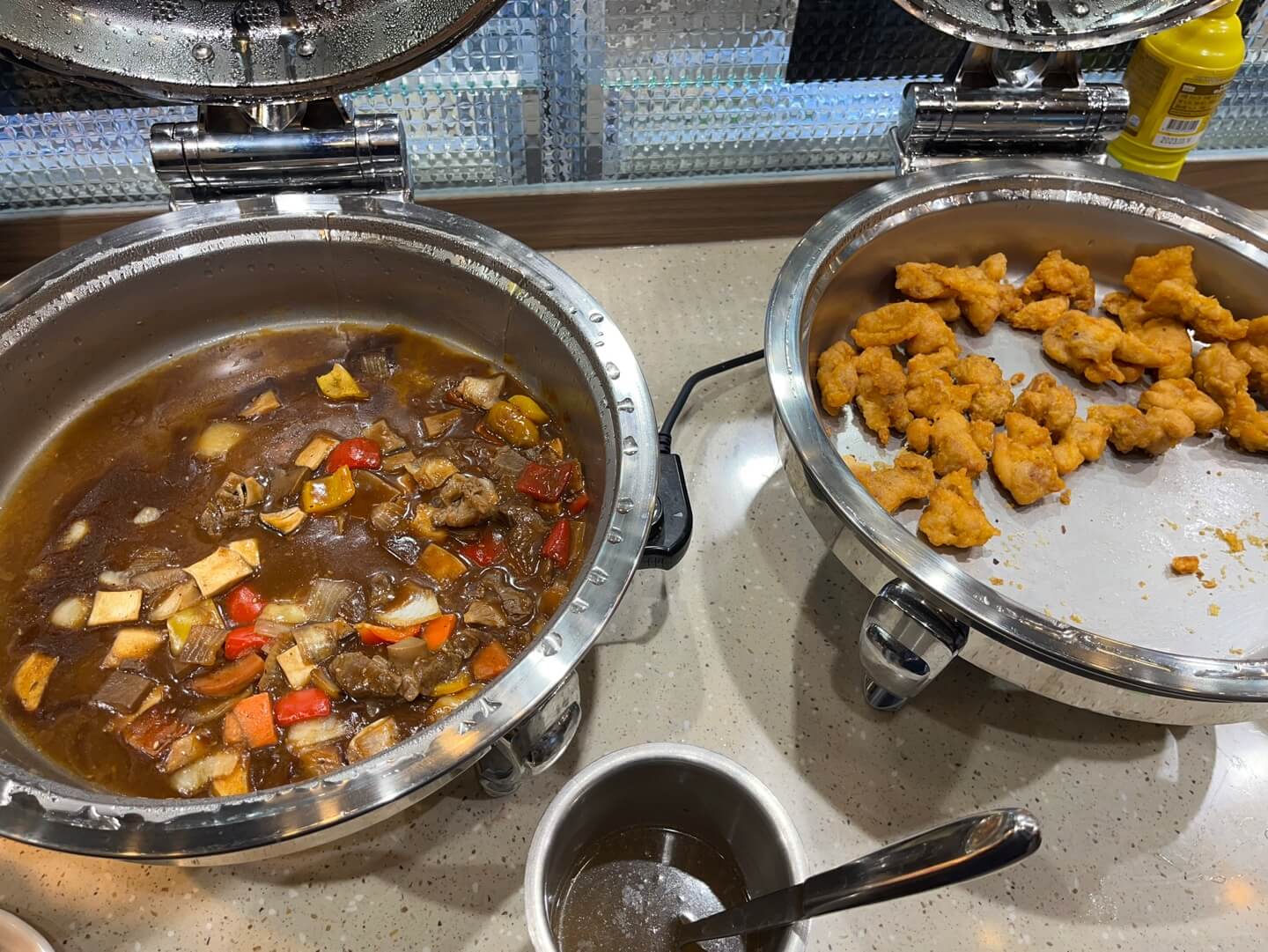 갈비찜과-치킨너겟