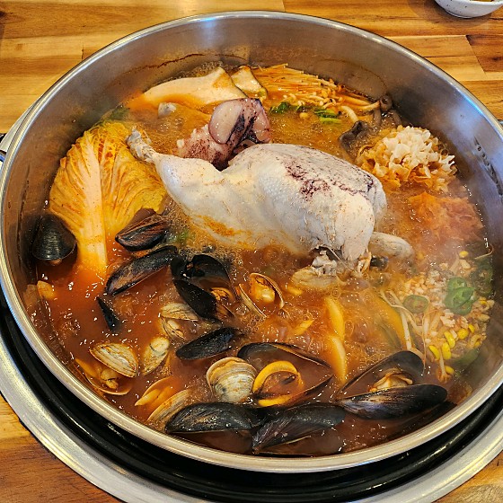 생방송투데이 한우물의법칙 닭칼국수집 예산군 삽다리 오늘