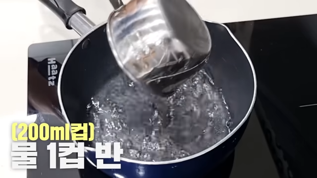 "평소에 먹던 상추 겉절이가 아닙니다!" 저렴한 비용으로 집에서 쉽게 만들 수 있는, 아삭아삭하고 풋내 나지 않는 맛있는 밥 반찬 레시피 11 img