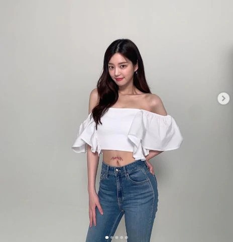  이유비 박명수의 라디오쇼  견미리딸 수입공개 나이 부모 동생 키 이웃사촌 개봉일