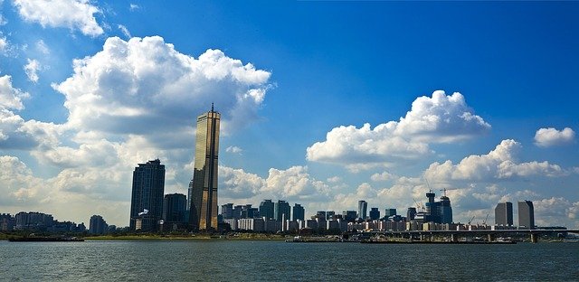  한국이 싫어서 <평범한 여성 계나가 한국을 떠난 이유>