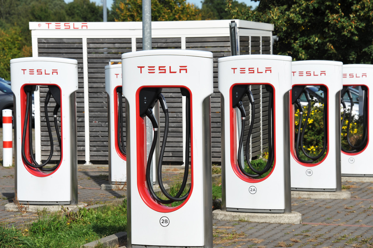 테슬라(Tesla)&#44; 북미 전역의 EV 충전표준 강자로 부상