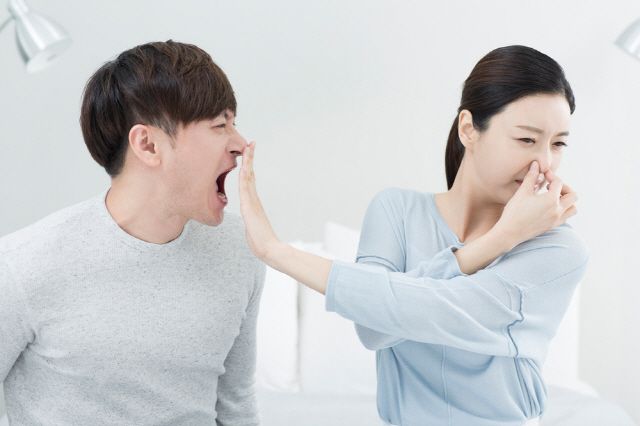 입냄새 자가진단 방법