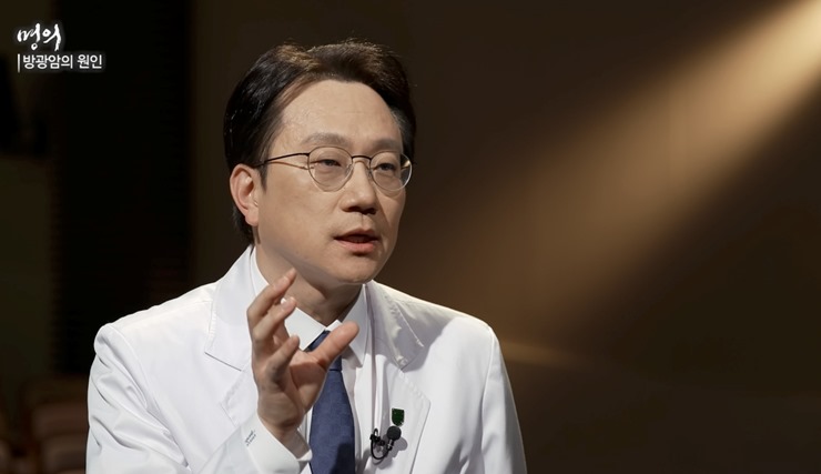 애기하는-의사