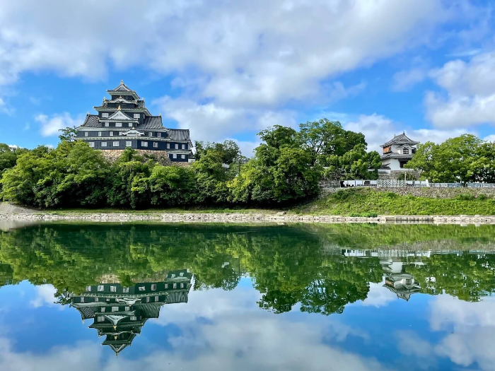 오카야마성 岡山城 (source: www.japan.travel/)