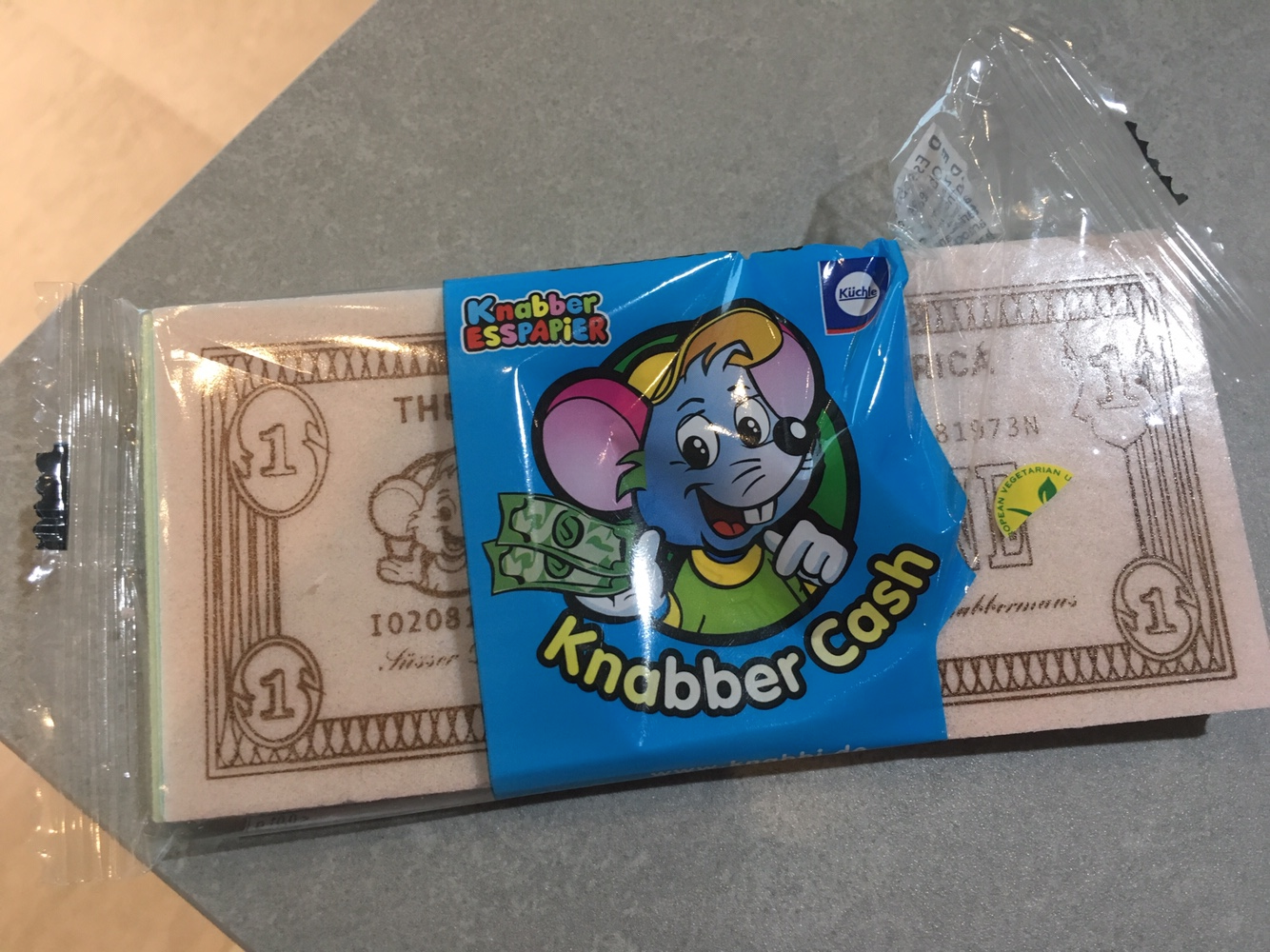  먹는 지폐(Knabber Cash)와 먹는 색종이