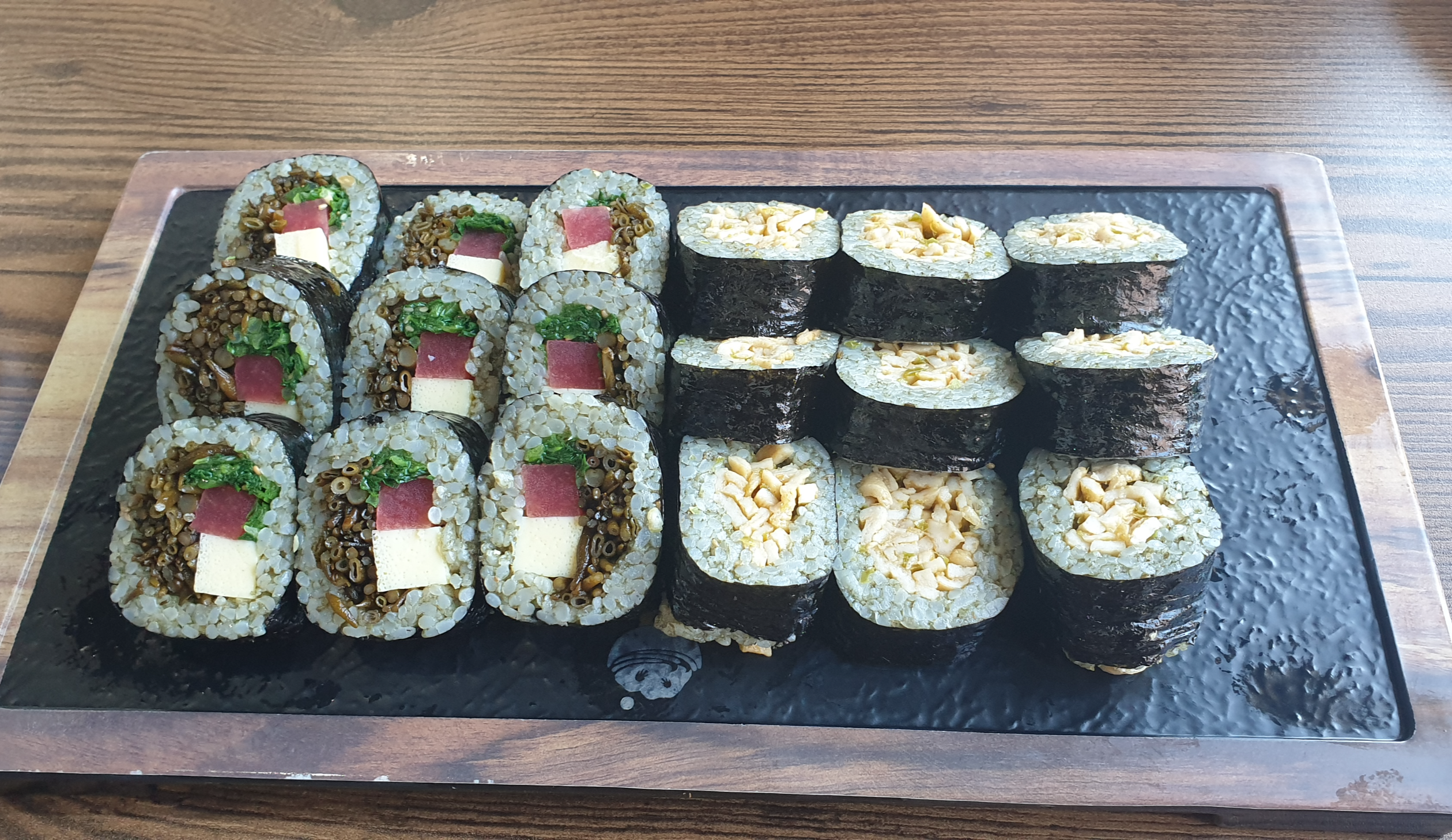  [부산] 배말칼국수 가덕점 - 배말칼국수, 배말톳김밥, 배말땡초김밥, 꼬막비빔국수