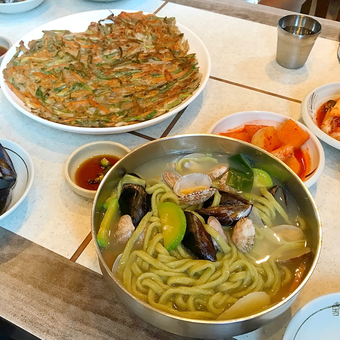  제주 칼국수와 메밀전 맛집ㅣ원조교래손칼국수
