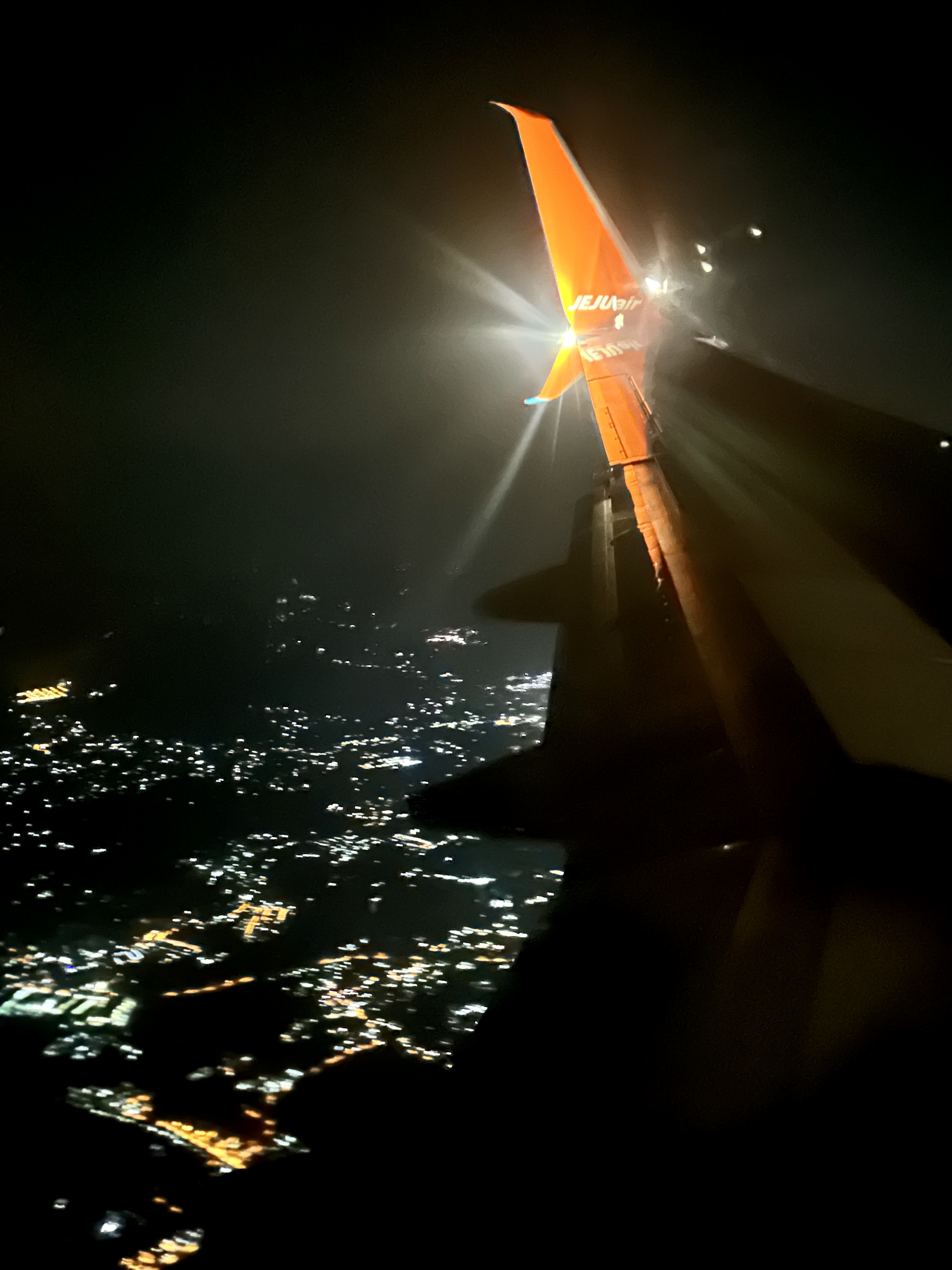 제주항공 야간 비행 모습