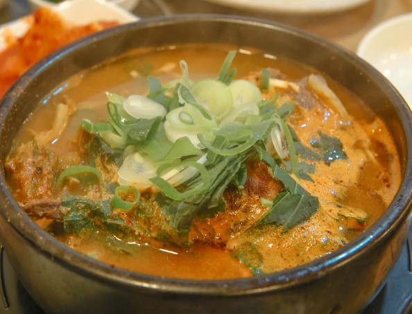 생생정보-맛있으면0칼로리-뚝배기뼈해장국