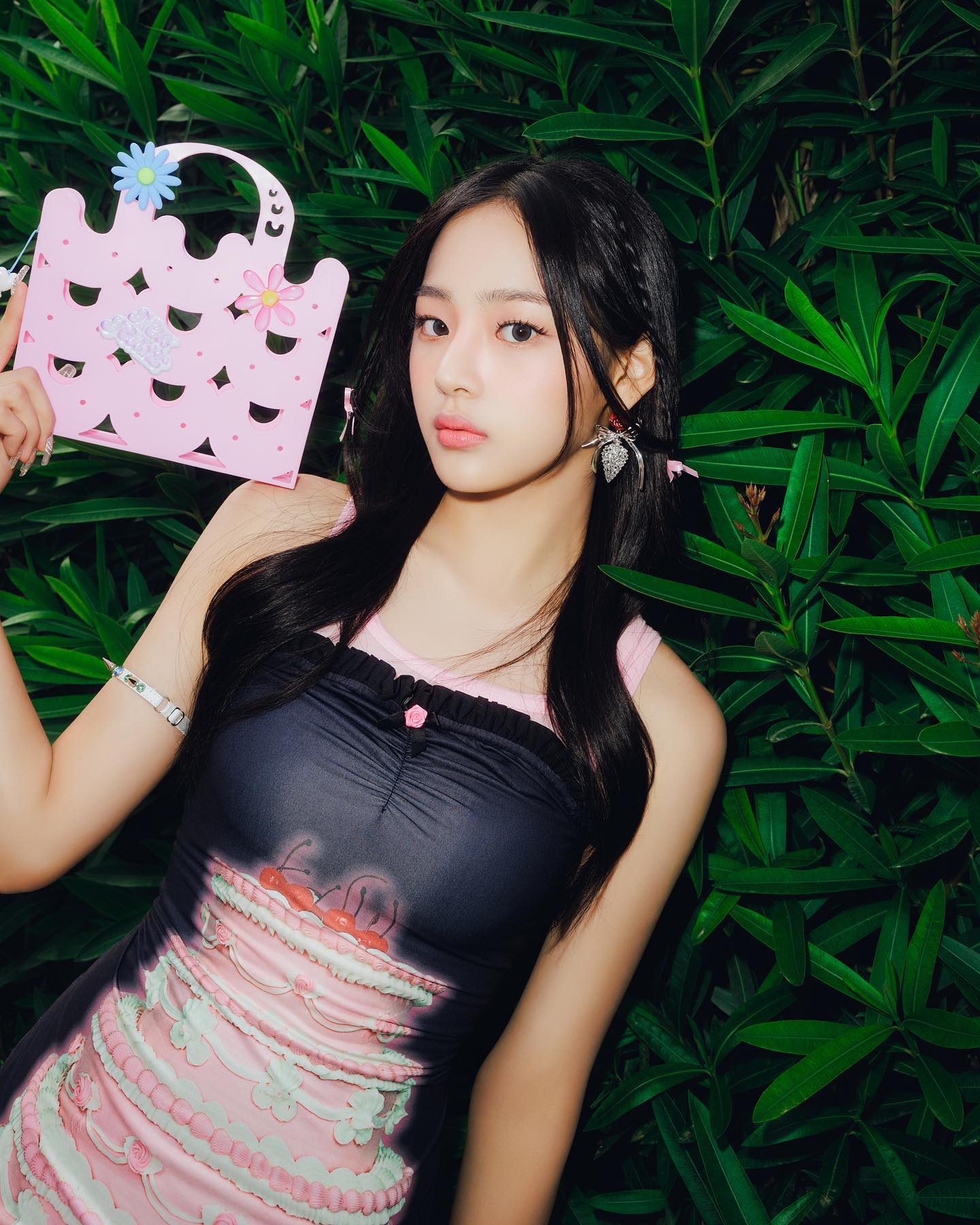 NewJeans 2nd EP &amp;#39;Get Up&amp;#39; Bunny Beach Bag ver