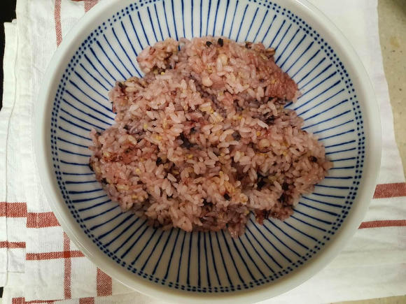 밥 한공기 반 사진