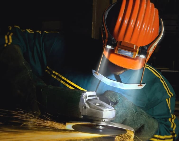  증강 현실(AR) 산업용 안전모 개발한 한국의 루멘팀 Designers use augmented reality in helmet RUMEN to help workers’ eye strain l VIDEO: AR Has Arrived in Construction