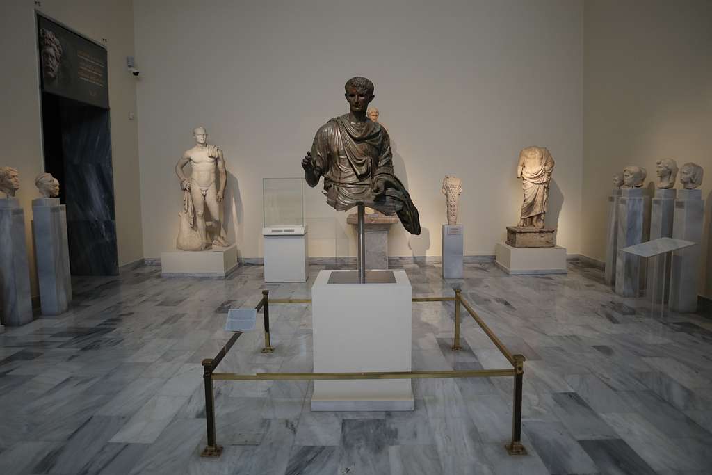 로마 황제 아우구스투스 동상