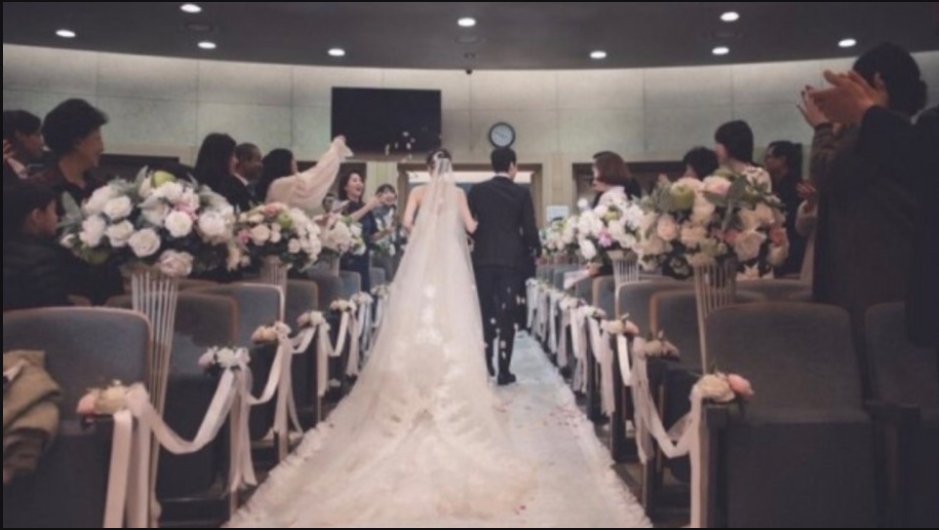  배우 정우 영화 이웃사촌 아내 김유미 나이