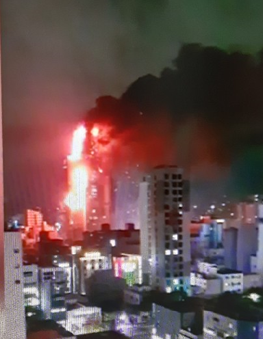  울산 주상복합 33층  불이 났어요.