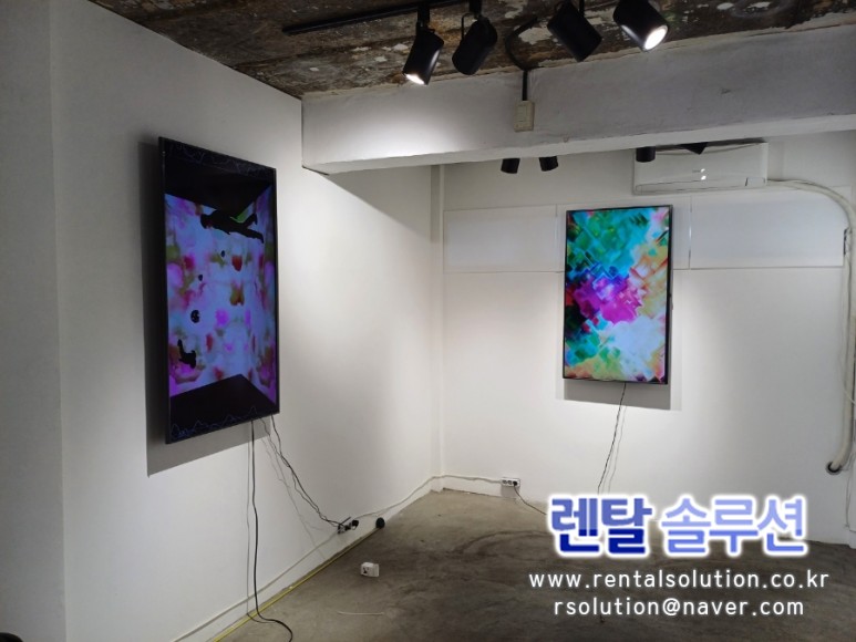  연남동 갤러리 작품전시용 55인치TV대여