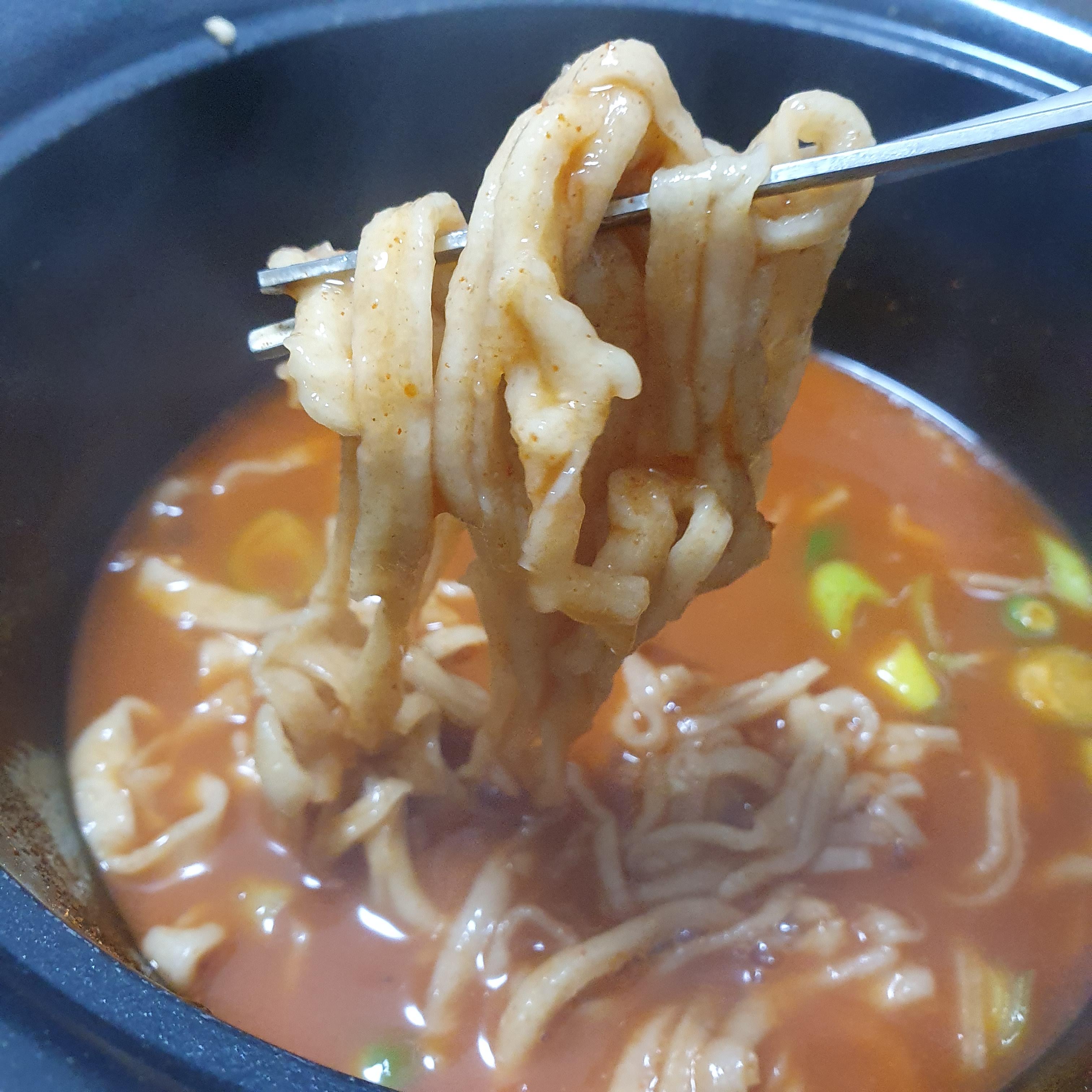  100%통밀가루로 집에서 수타면 칼국수 만들기