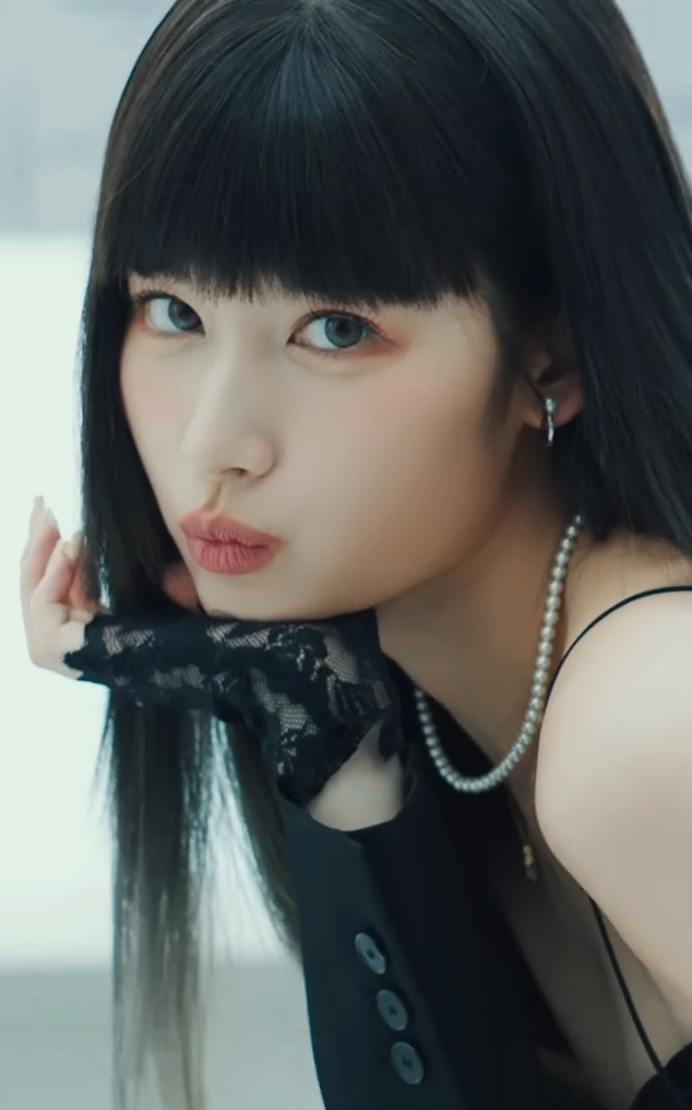 트와이스 사나 Talk that Talk 뮤비 움짤 mp4