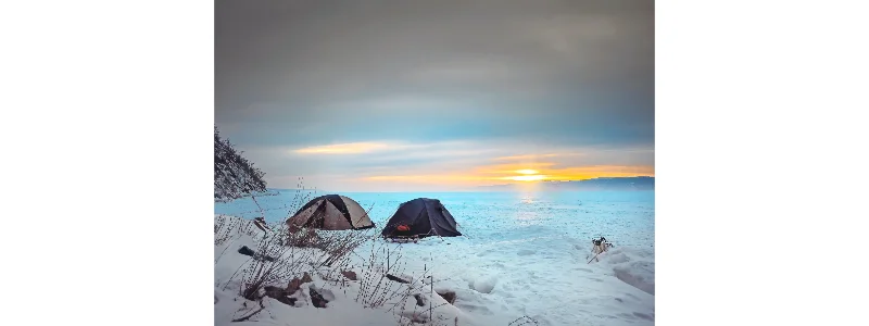 얼어붙은호수에-텐트