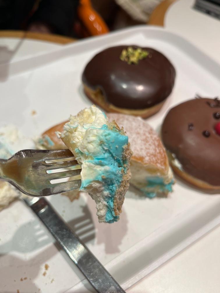 광안리소금우유크림도넛입니다