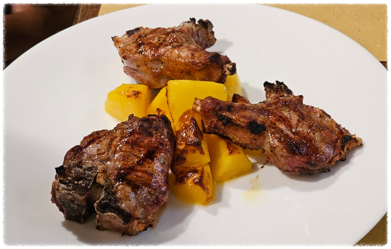 24. 8. 20 이탈리아 피렌체 Vini e Vecchi Sapori Osteria _ 양고기 스테이크