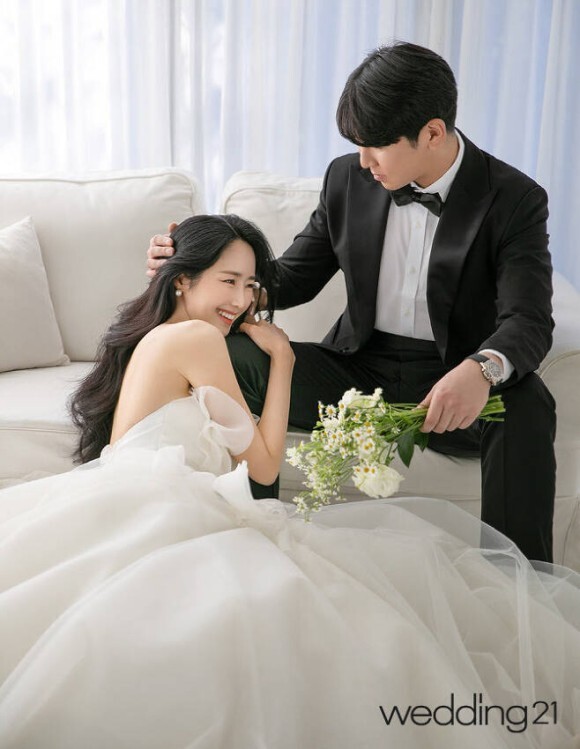 몰랐는데 3월에 깜짝 '오로라공주'에 출연한 배우 정주연이 결혼 소식을 알렸다 4