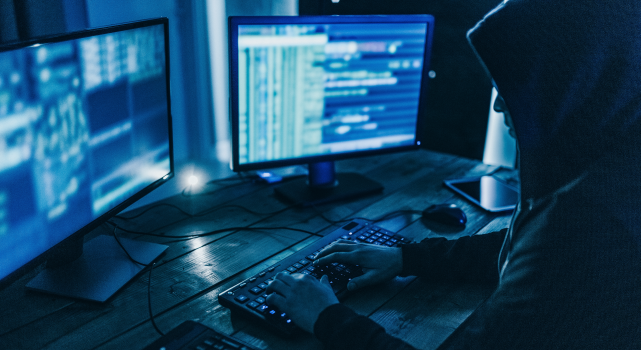 사이버 범죄 : 피싱 이메일&#44; 허위 사실 유포 및 악성 코드 생성