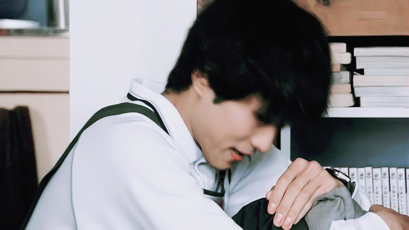 마츠자카 토리 松坂桃李 gif