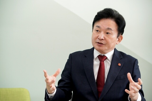  비판하기는 쉽고, 막상 할때는 욕먹기 싫은게 부동산 정책