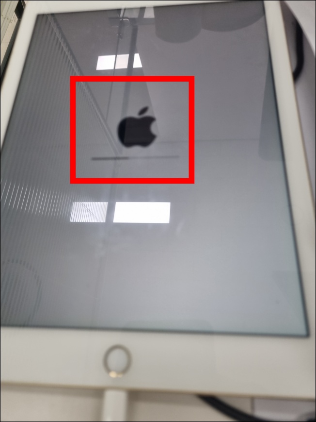 ipad 소프트웨어 복원 및 업데이트 진행 중