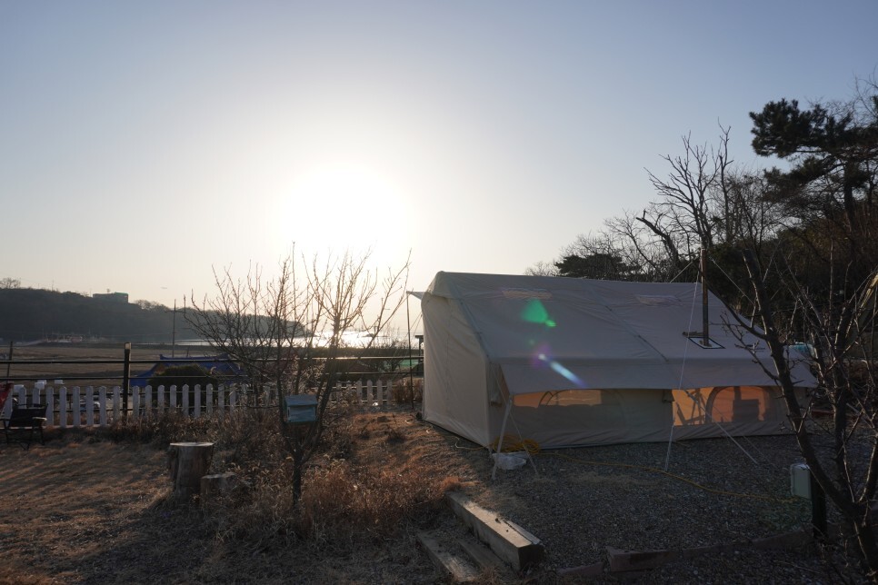  강화도에서 설날에 하는 낙조보고 힐링하면서 캠핑하기 솔로캠핑 동계캠핑 설날캠핑 | 강화도 낙조힐링 카라반&캠핑장