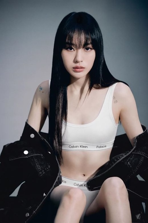  노제, 파격 속옷 화보에 팬들 화들짝! "뭐 하는 거야 옷 입어요 얼른" [화보]