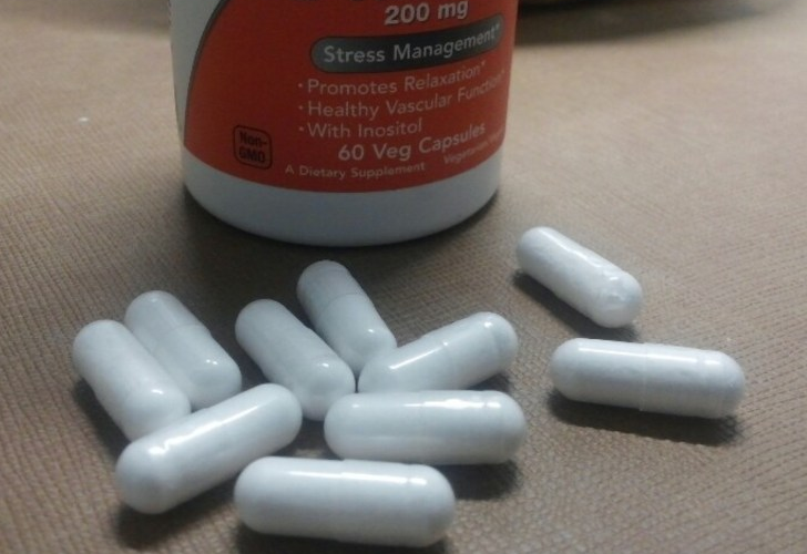 나우푸드 L-테아닌 200mg 알약