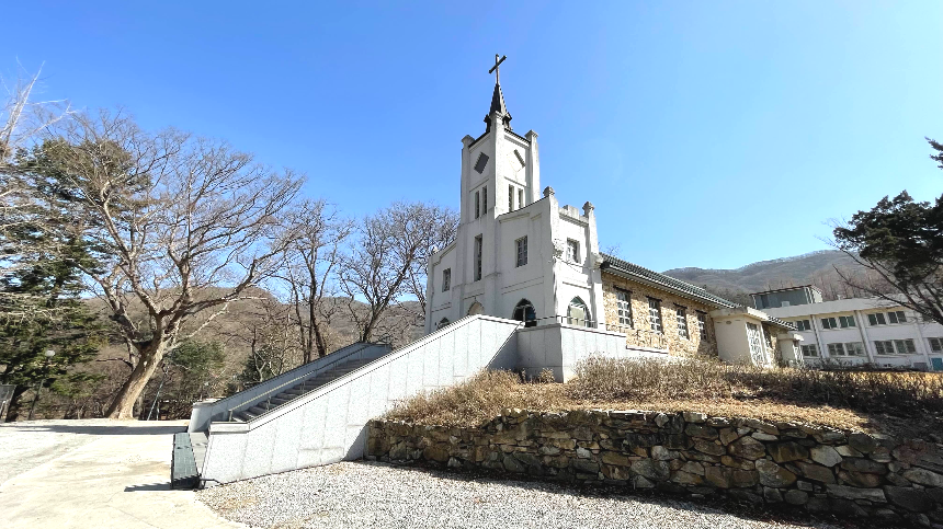 미리내 성 요셉 성당 측면