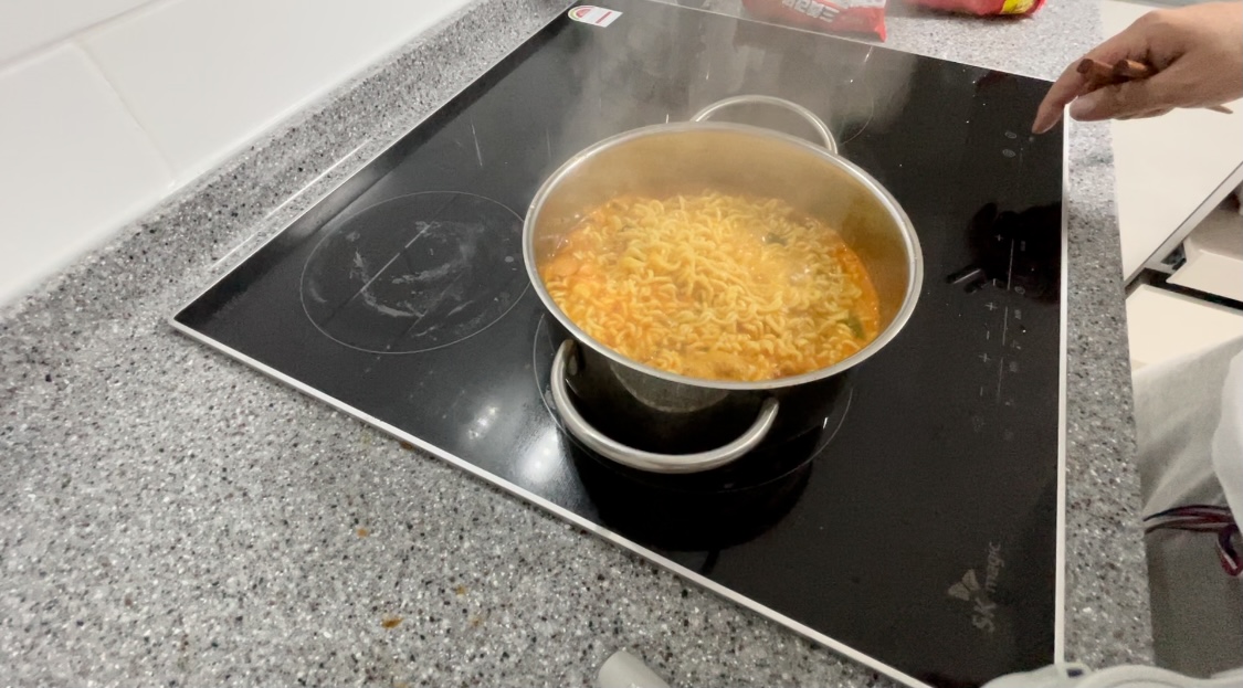  라면 한개 끓일 때 물의 양은 550ml, 그렇다면 두개 끓일때는? What is the amount of water in two ramens?
