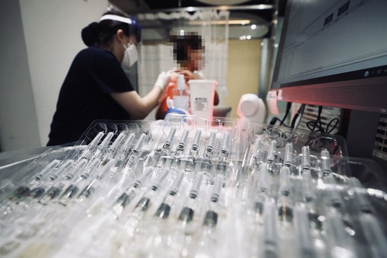  독감 백신에서 백색 입자 발견…61만여 개 회수.