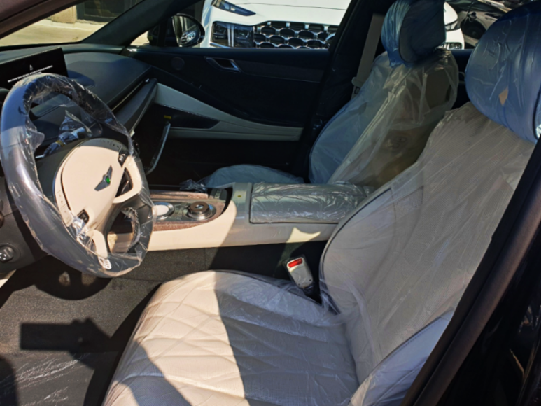 Genesis g80을 성공적으로 타고 있나요? 6