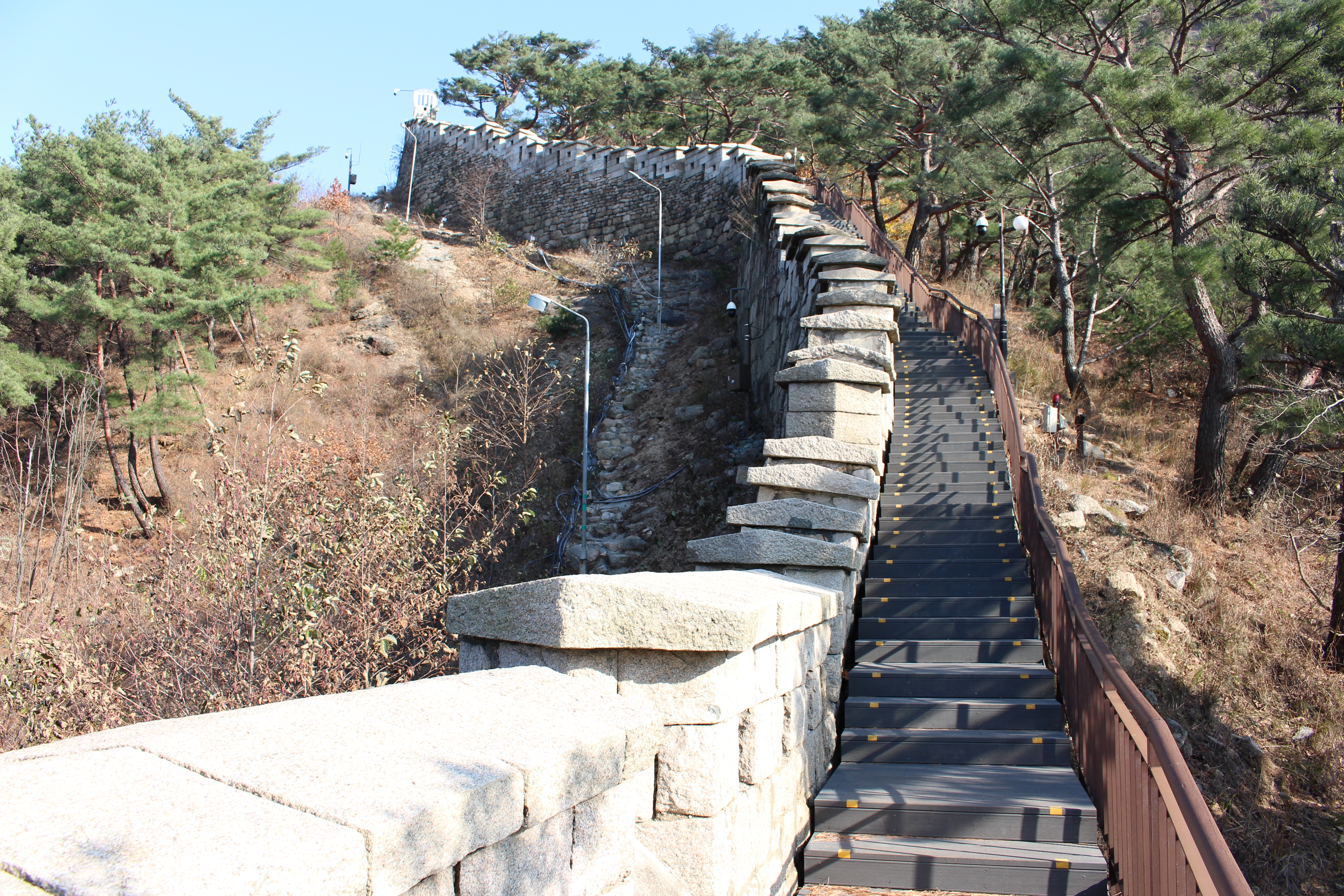  개방된 북악산(백악산) 등산로를 추운 겨울에 산행...