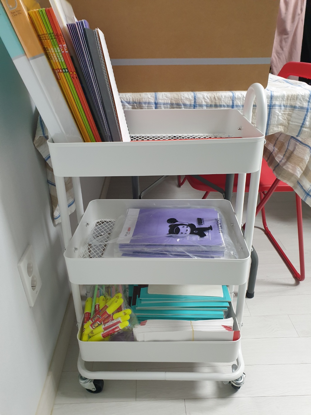  코멧 홈 메탈 트롤리 3단 화이트 이동식 웨건 미용 식당 카페 주방에서 사용해요 (내돈내산)