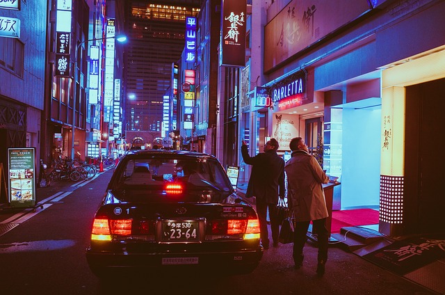 일본 밤거리 사진입니다.