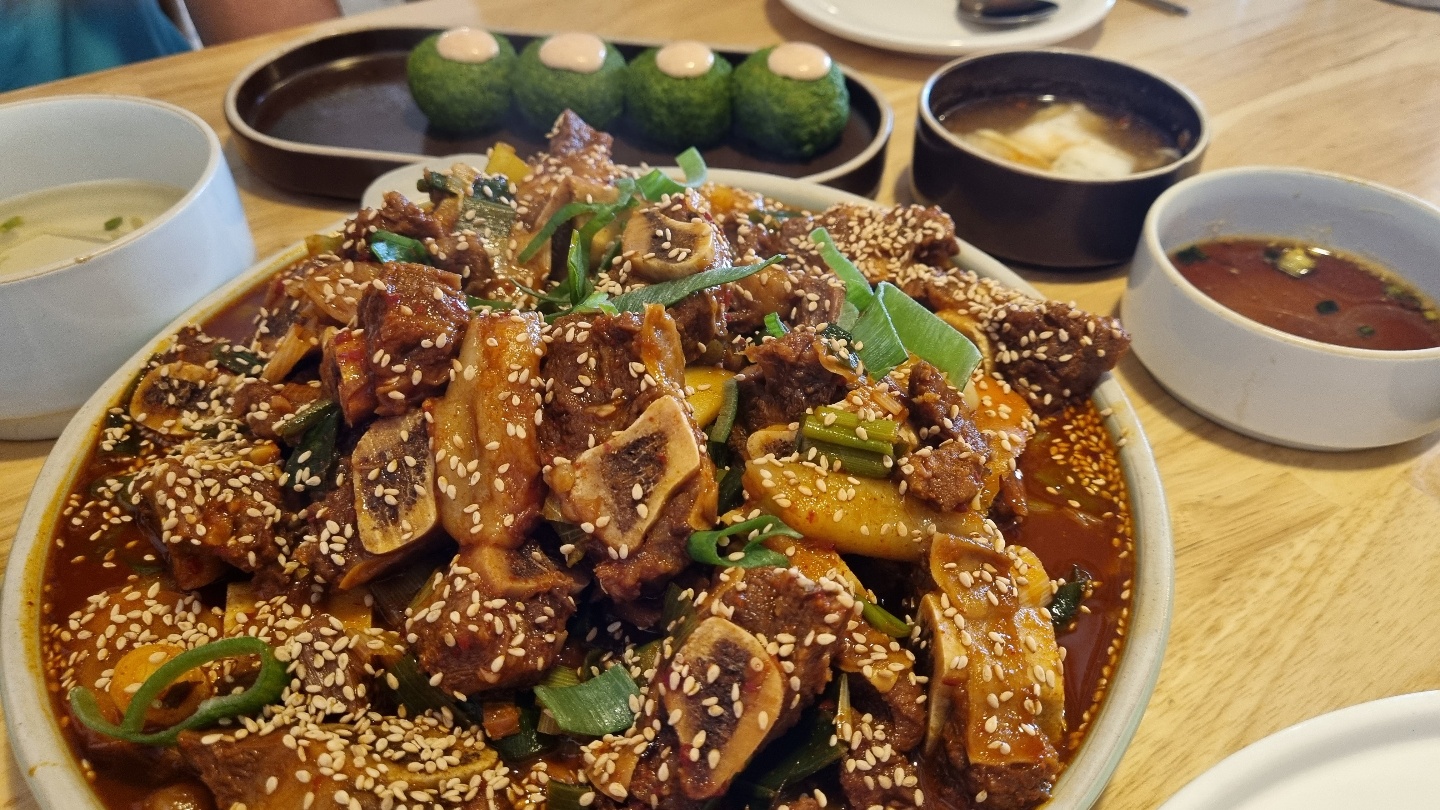  소갈비찜이 입에서 살살 녹는 경주 황리단길 맛집, 소갈비찜 맛집 소옥(황리단길 한식)